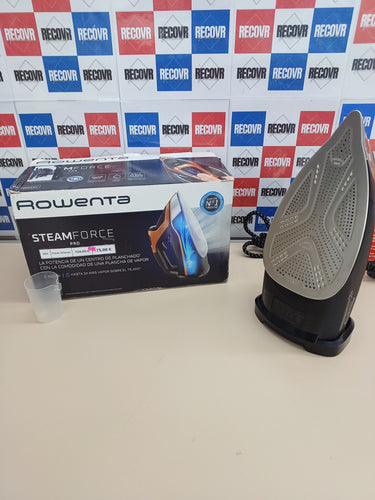 Rowenta Steamforce Pro - Plancha de vapor de 3200 W, golpe de vapor de 75 g/min, distribución de vapor óptima, 5 preajustes, protección antigoteo, función antical, resistencia a los arañazos, DW9520